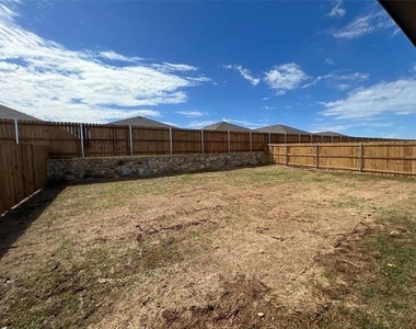 1416 Dillard Creek Drive - Photo Thumbnail 20