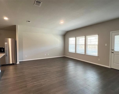 1416 Dillard Creek Drive - Photo Thumbnail 4