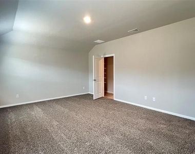 1416 Dillard Creek Drive - Photo Thumbnail 8