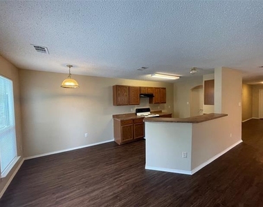 3316 Knoll Trail - Photo Thumbnail 4