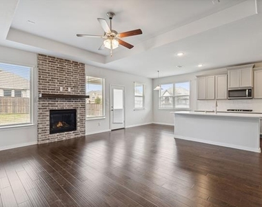 1833 Meadow Trail Lane - Photo Thumbnail 9