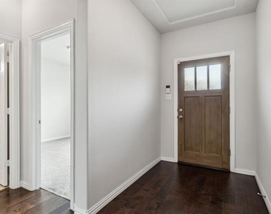 1833 Meadow Trail Lane - Photo Thumbnail 3
