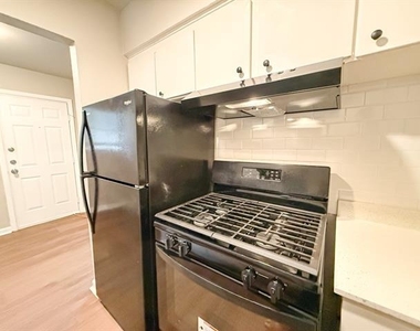 808 Blaylock Drive - Photo Thumbnail 9