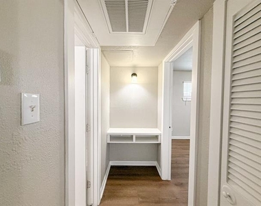 808 Blaylock Drive - Photo Thumbnail 11