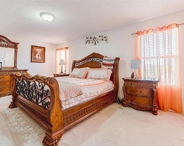 4937 Parkview Hills Lane - Photo Thumbnail 2