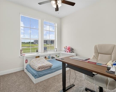 1536 Lake District Drive - Photo Thumbnail 12