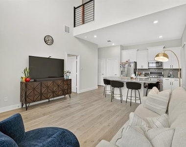 1536 Lake District Drive - Photo Thumbnail 2
