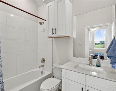 1536 Lake District Drive - Photo Thumbnail 11
