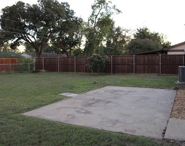 13846 Sundown Trail - Photo Thumbnail 10