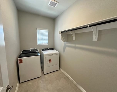 512 Dorothy Drive - Photo Thumbnail 16