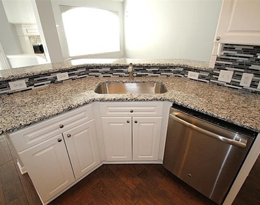 18620 Gibbons Drive - Photo Thumbnail 5
