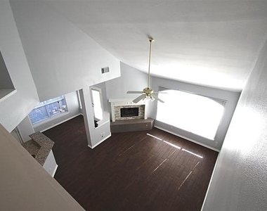 18620 Gibbons Drive - Photo Thumbnail 12