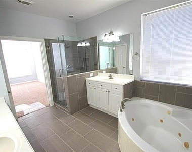 18620 Gibbons Drive - Photo Thumbnail 19