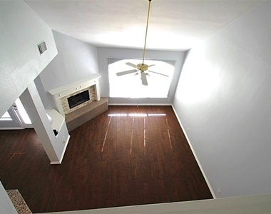 18620 Gibbons Drive - Photo Thumbnail 8