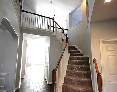 18620 Gibbons Drive - Photo Thumbnail 7