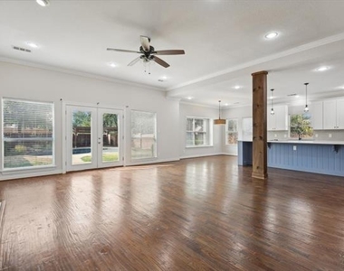 6043 Fieldstone Drive - Photo Thumbnail 12