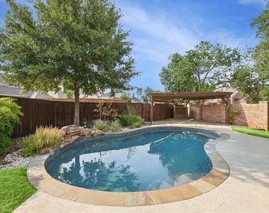 6043 Fieldstone Drive - Photo Thumbnail 32