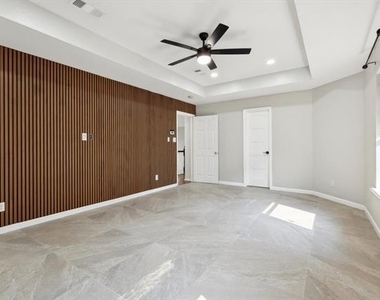6043 Fieldstone Drive - Photo Thumbnail 20