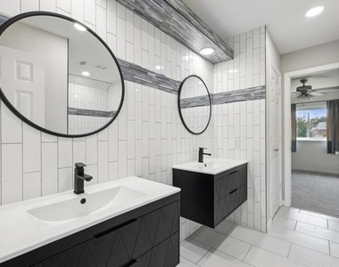 6043 Fieldstone Drive - Photo Thumbnail 29