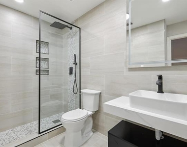 6043 Fieldstone Drive - Photo Thumbnail 16