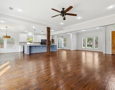 6043 Fieldstone Drive - Photo Thumbnail 13