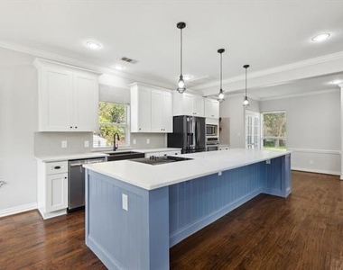6043 Fieldstone Drive - Photo Thumbnail 6