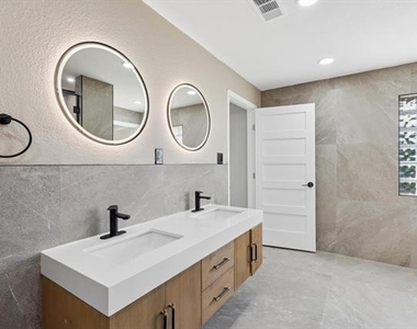 6043 Fieldstone Drive - Photo Thumbnail 23