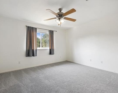6043 Fieldstone Drive - Photo Thumbnail 28