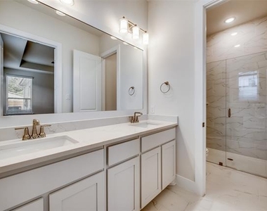 101 Magnolia Lane - Photo Thumbnail 14