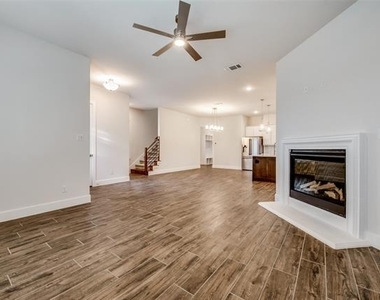101 Magnolia Lane - Photo Thumbnail 4