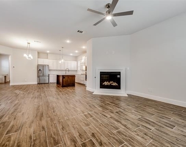 101 Magnolia Lane - Photo Thumbnail 5