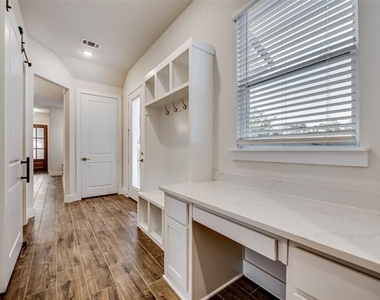 101 Magnolia Lane - Photo Thumbnail 11