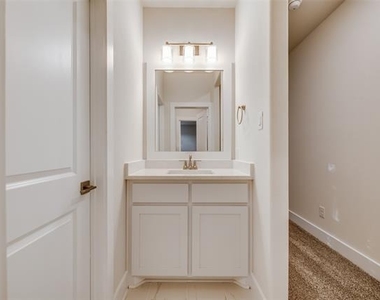 101 Magnolia Lane - Photo Thumbnail 17