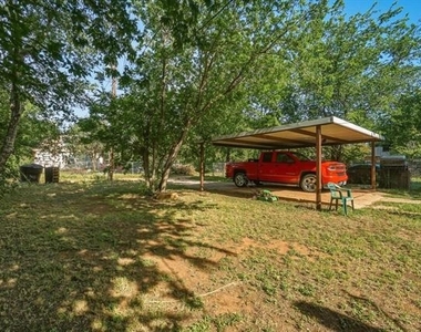735 Victoria Street - Photo Thumbnail 21