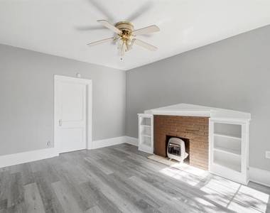 735 Victoria Street - Photo Thumbnail 18