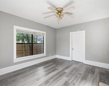 735 Victoria Street - Photo Thumbnail 19