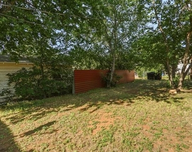 735 Victoria Street - Photo Thumbnail 20