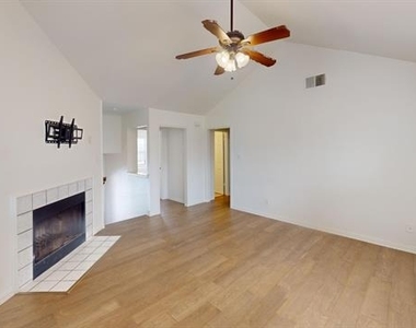 786 Pierre Lane - Photo Thumbnail 6