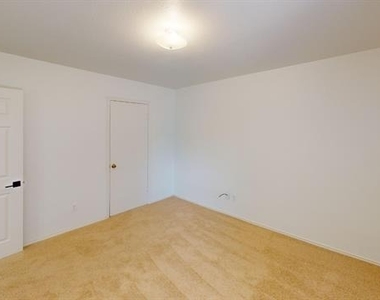 786 Pierre Lane - Photo Thumbnail 22