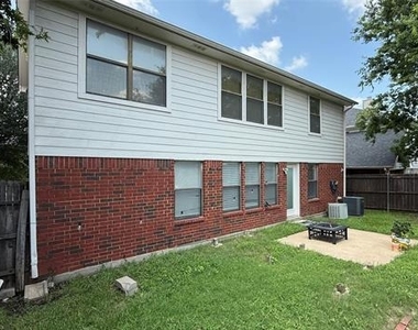 786 Pierre Lane - Photo Thumbnail 1