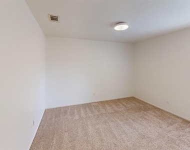 786 Pierre Lane - Photo Thumbnail 18