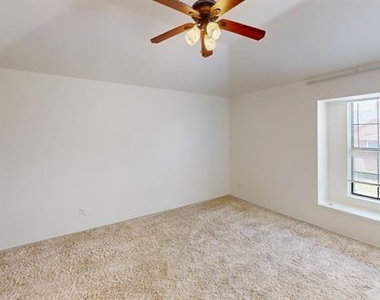 786 Pierre Lane - Photo Thumbnail 16