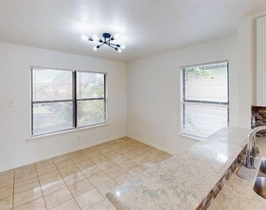 786 Pierre Lane - Photo Thumbnail 13