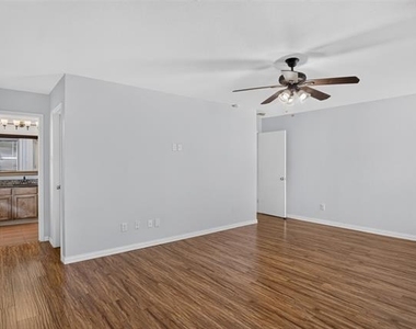 2805 Nandina Street - Photo Thumbnail 13