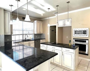 4133 Williams Court - Photo Thumbnail 3