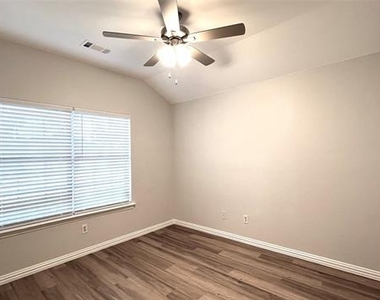 721 Cedar Cove Drive - Photo Thumbnail 4