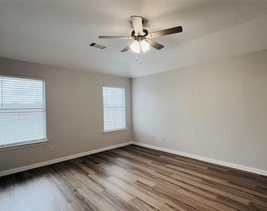 721 Cedar Cove Drive - Photo Thumbnail 13