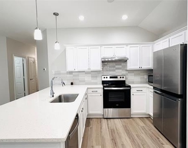 721 Cedar Cove Drive - Photo Thumbnail 11