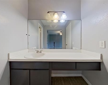 6321 Walraven Circle - Photo Thumbnail 15