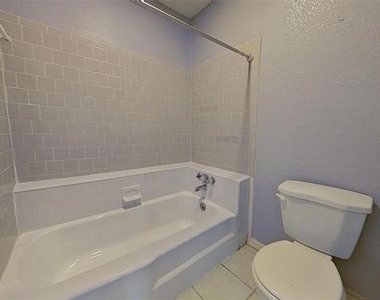 6321 Walraven Circle - Photo Thumbnail 16